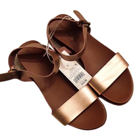 Universal Thread Shoes - NWT UNIVERSAL THREAD Sandals